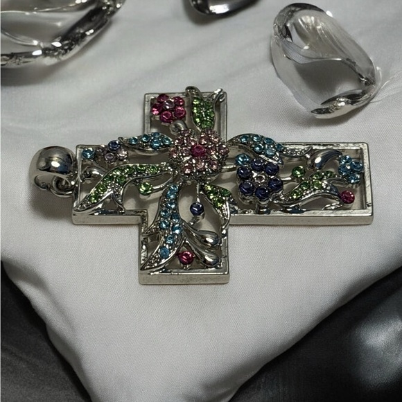 Kirks Folly Silver Tone Crystal Floral Design Cross Pendant 2-1/4” - Picture 4 of 5